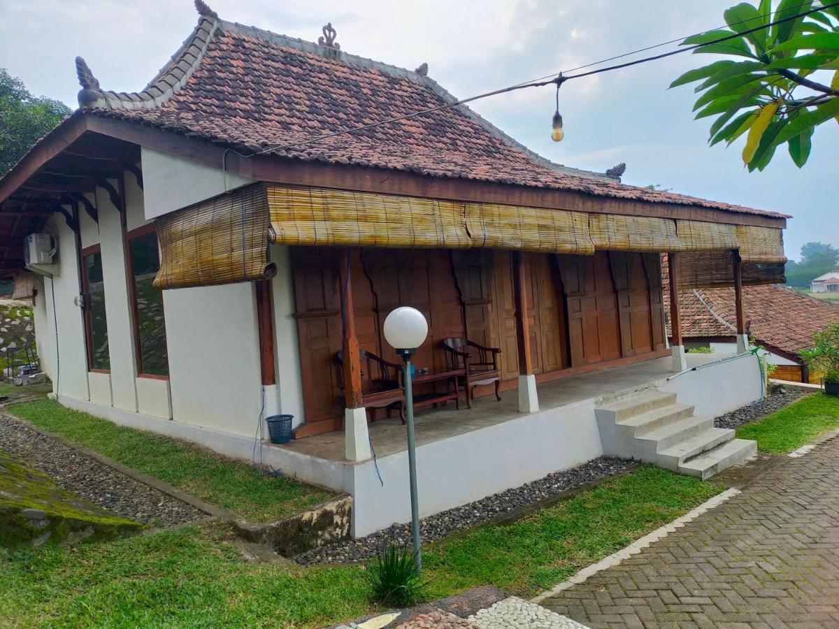 Joglo Kumpul Resort Cangkiran Exterior photo